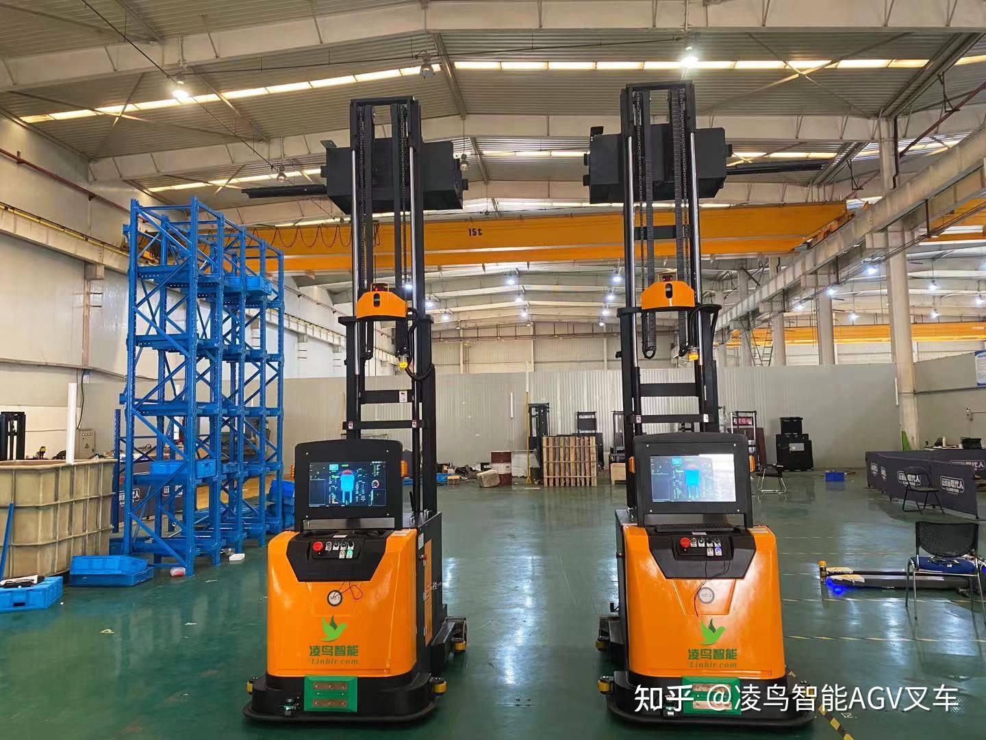 为什么越来越多的企业选择agv智能仓储机器人