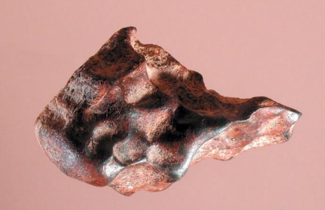 摩洛哥铁陨石埃及沙漠铁陨石新疆铁陨石霍巴铁陨石局部自然博物馆中