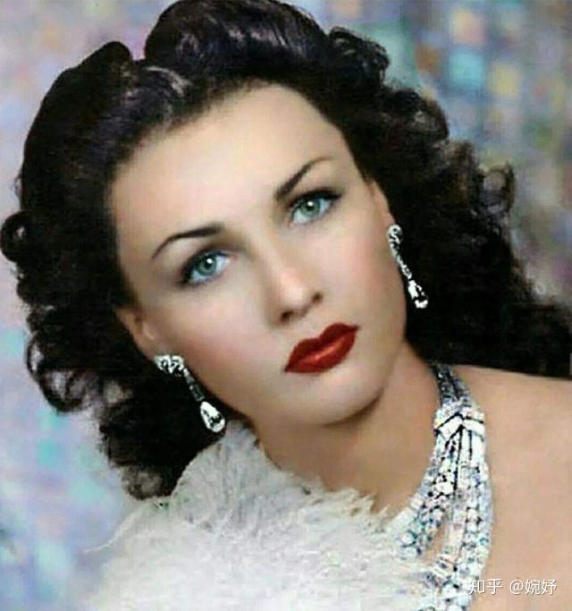 埃及末代公主法丝亚一一惊艳了世界失去了人生