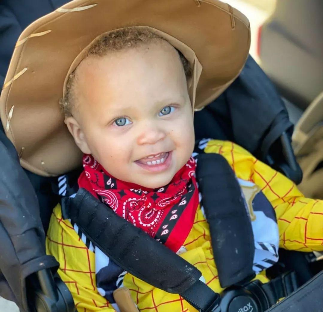 库里这是生了个奥尼尔吧! - 知乎