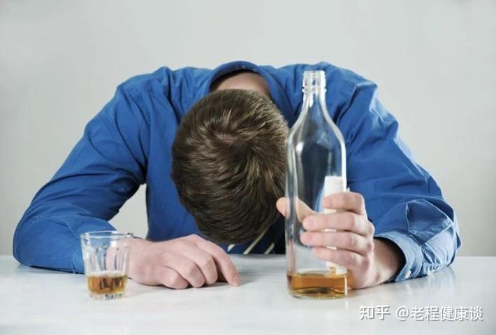 都说“喝酒伤身”，为何有些人天天喝酒身体却很健康？早点搞清楚 知乎