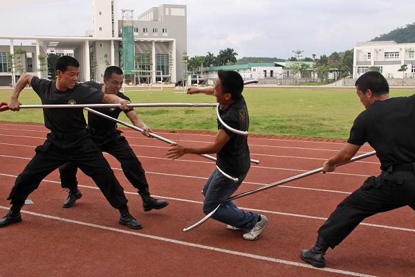 1 月 22 日云南一男子在云南师大实验中学劫持学生,持刀伤害 7 人被