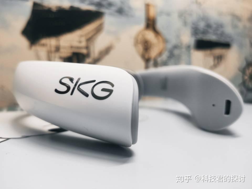 王一博推荐skg颈椎按摩仪k4小体积大能量颜值实力派