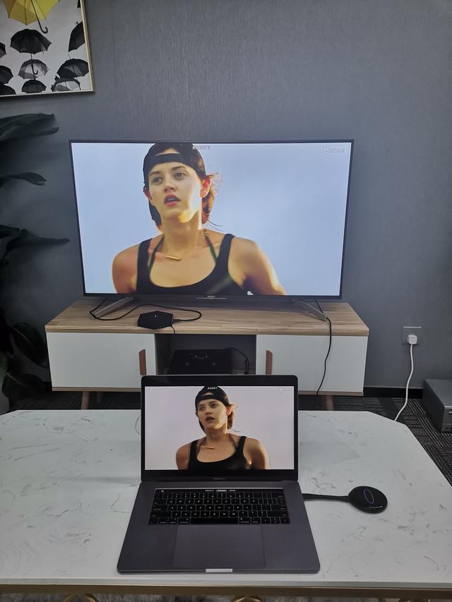 macbook苹果笔记本电脑怎么投屏电视用这种无线投屏超清画质一按就投