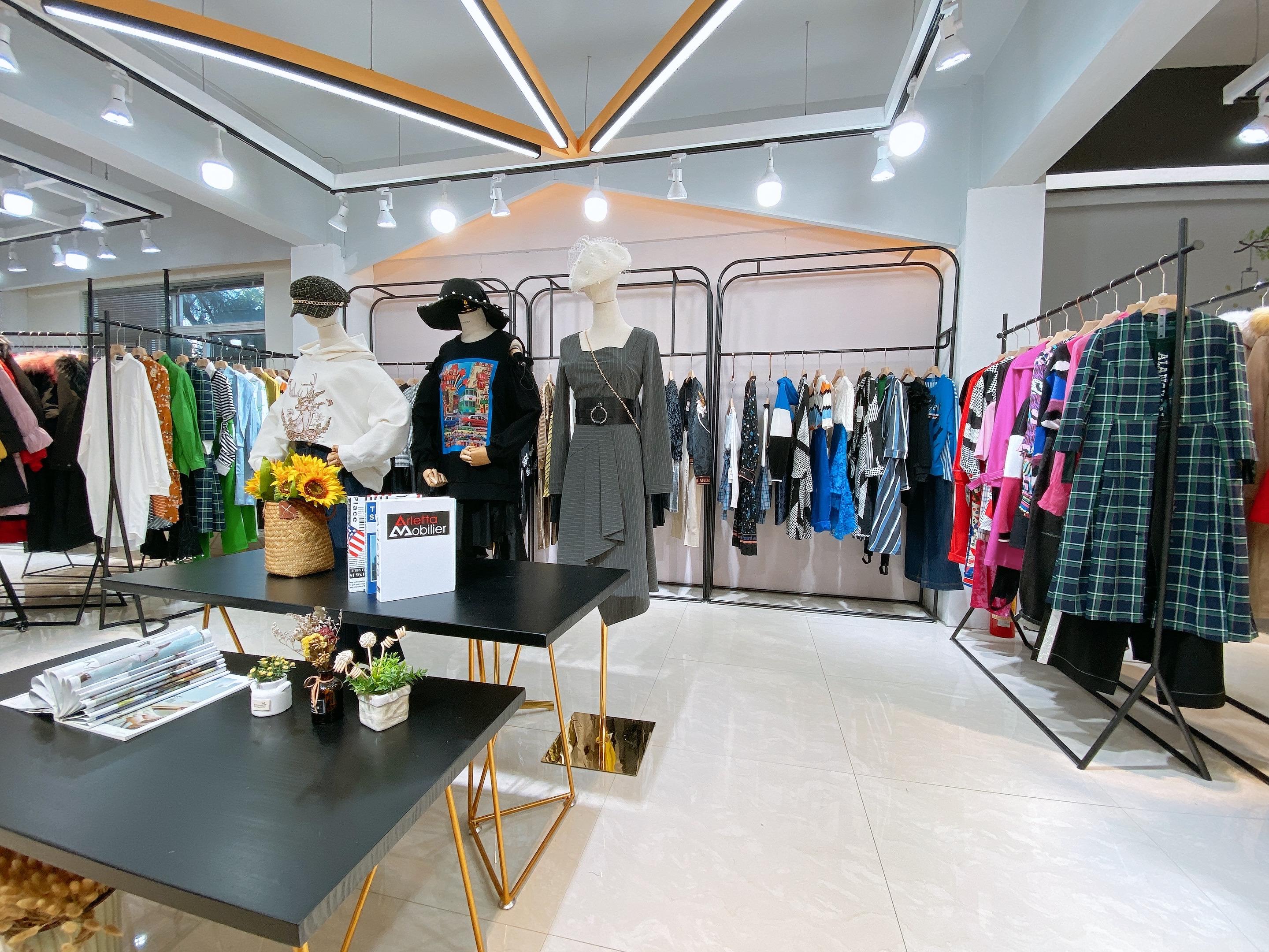 艾安琪21年春装上新意大利品牌女装货源怎么找高端品牌女装批发市场在