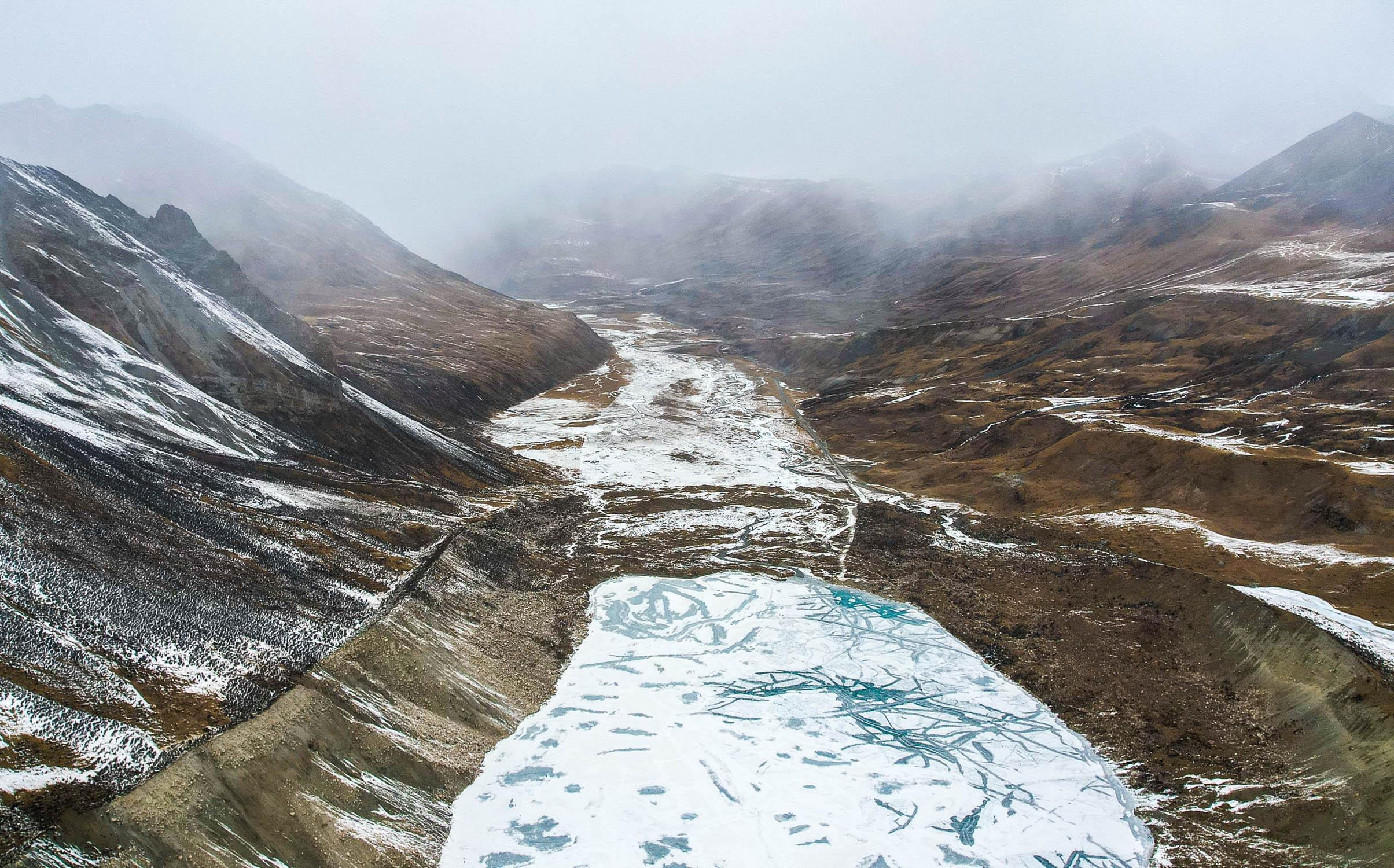 西藏焫茸冰川,世界上落差最大的冰川,雪上悬挂而下,高达2100米 - 知乎