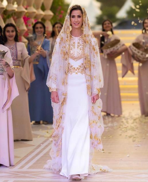 中东"土豪"王室婚礼,珠光宝气缤纷亮相