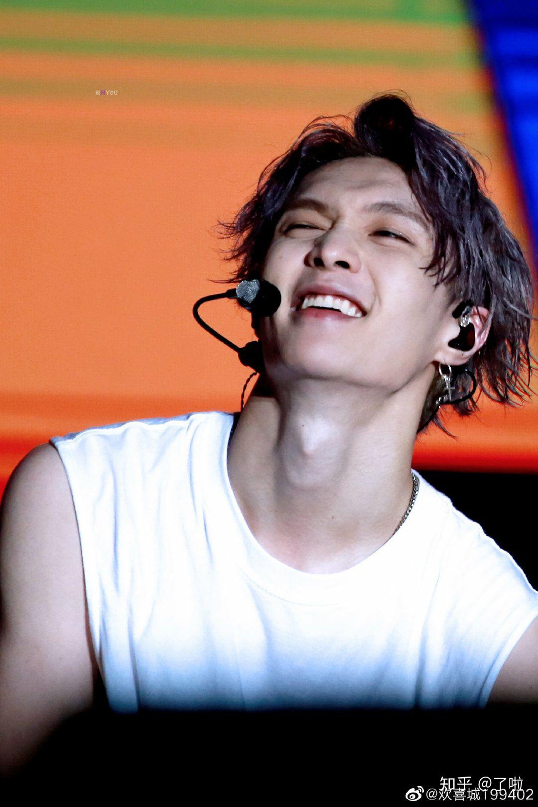 是不是近几年张艺兴脸上的笑容少了为什么