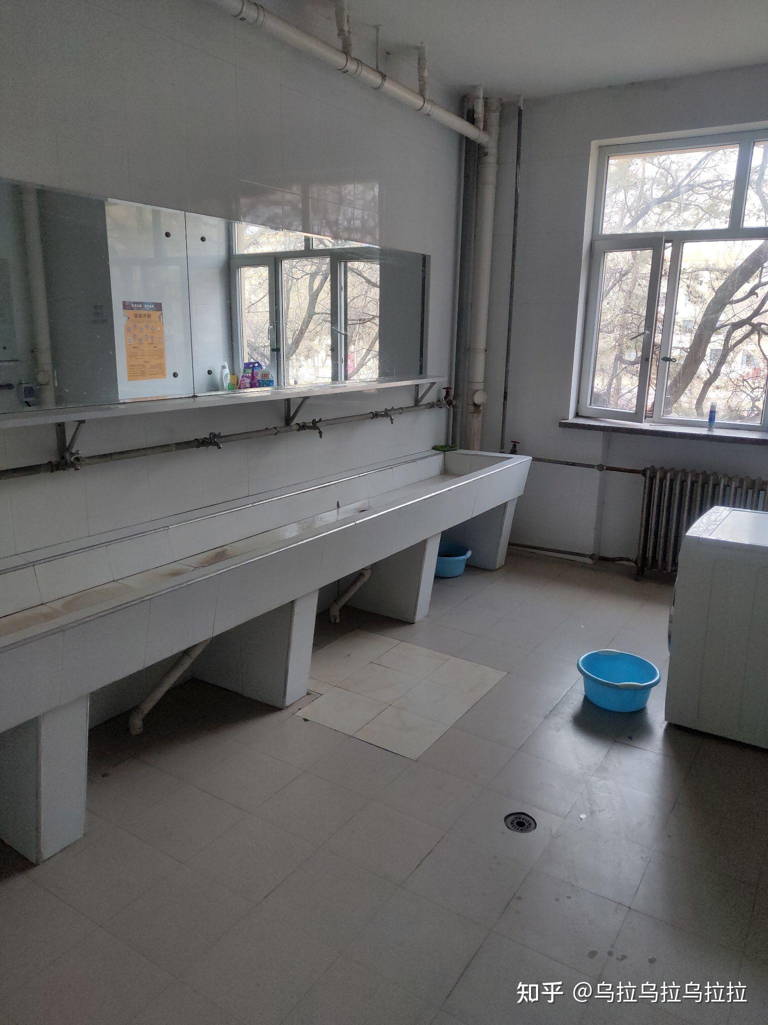 青海民族大学的宿舍楼厕所有多dirty!