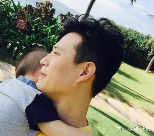 央视情痴白燕升用爱创造奇迹让六级伤残妻子康复下地50岁迎来二胎乐