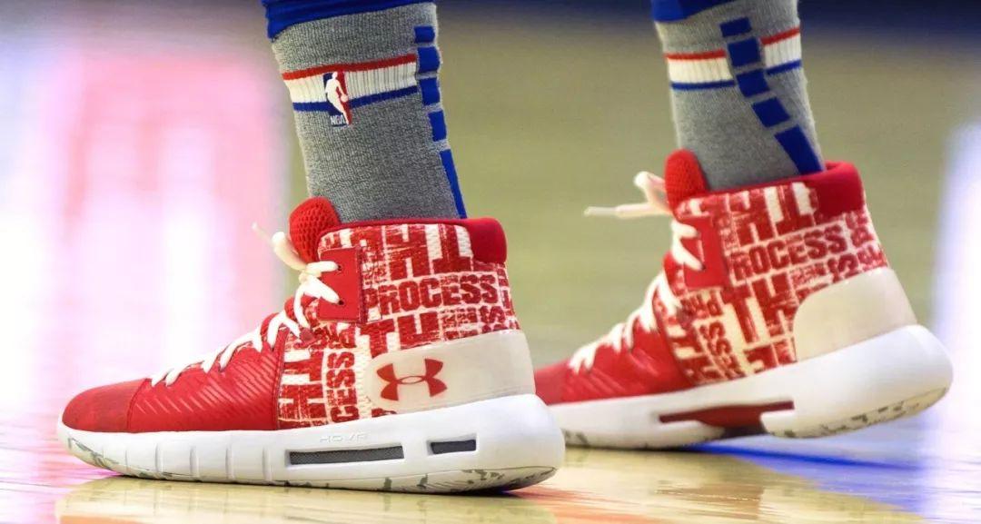 恩比德领先发布签名鞋这是在向唐斯示威