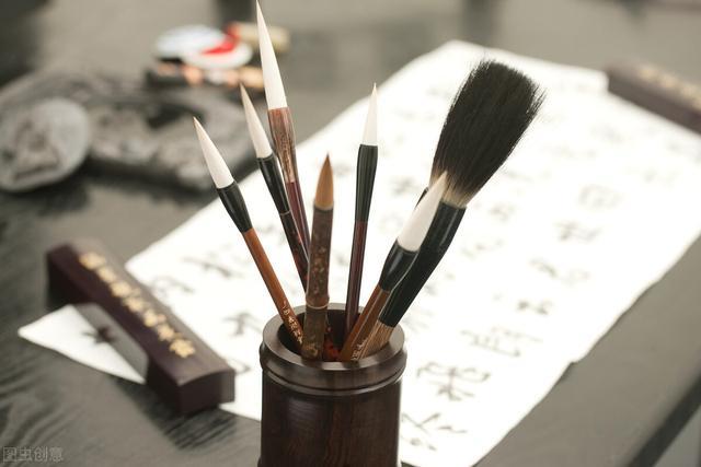 用什么东西可以做毛笔 v2-b4ec41d4dc5d53e82a98df1ce7853519_r.jpg