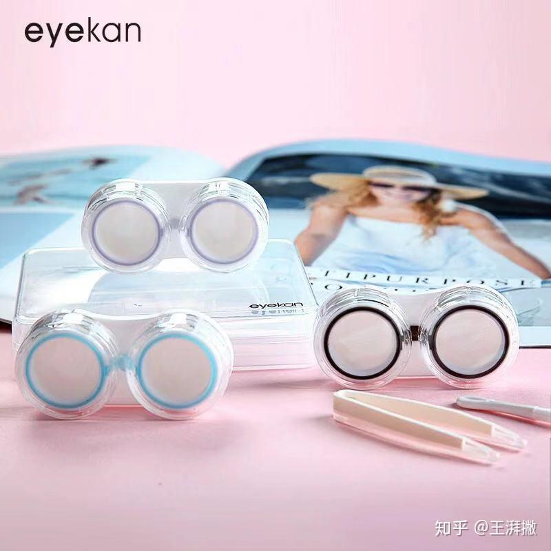 月抛隐形眼镜：时尚与健康的新选择