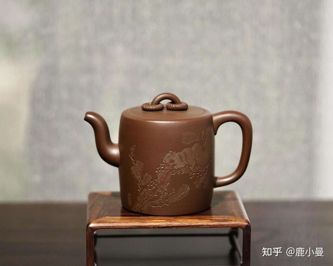 双圈壶松鼠抱松玲珑双绝