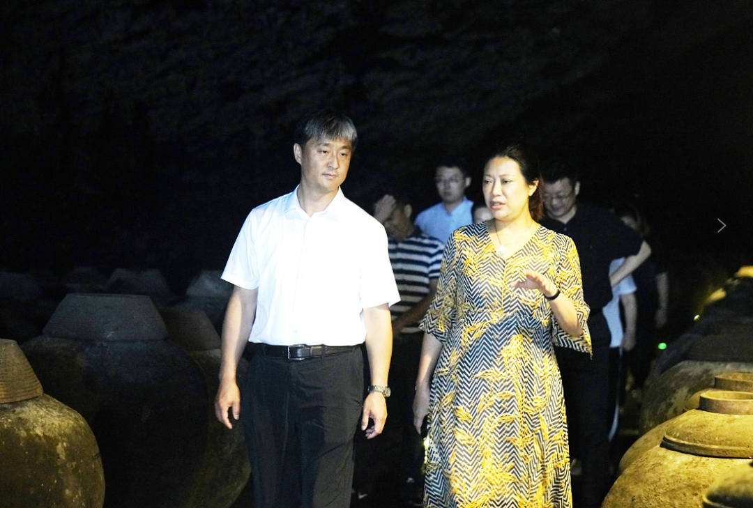 调研团先后前往金樽堡,洞仙别院,黄金坝生态酿酒区,十里香广场,天宝洞
