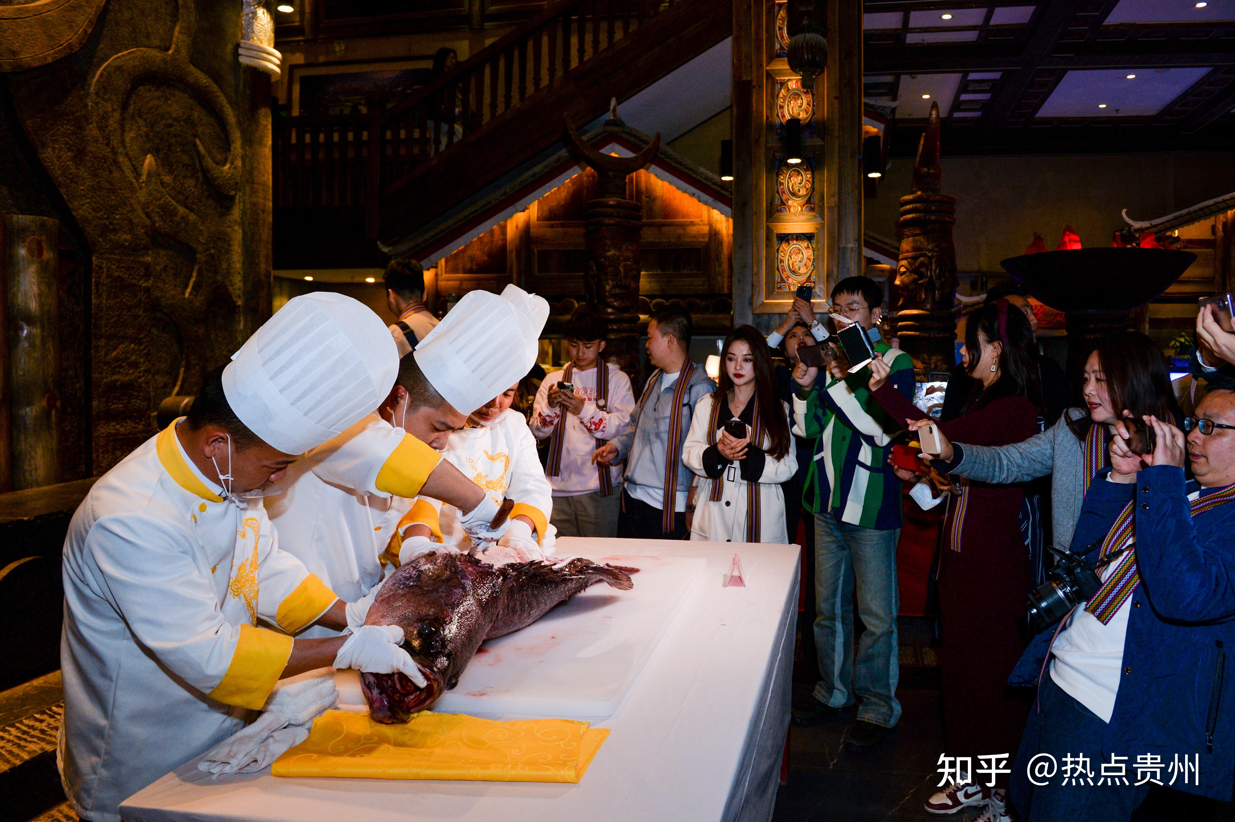 西江传说餐饮集团董事长杨景勇说:"酸汤 鱼=酸汤鱼,酸汤 牛肉=酸汤