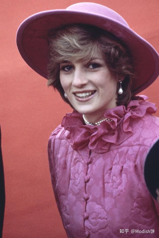 从来看不到这些东西~~不仅如此,之前miss烧饼给大家提过的复古vandyke