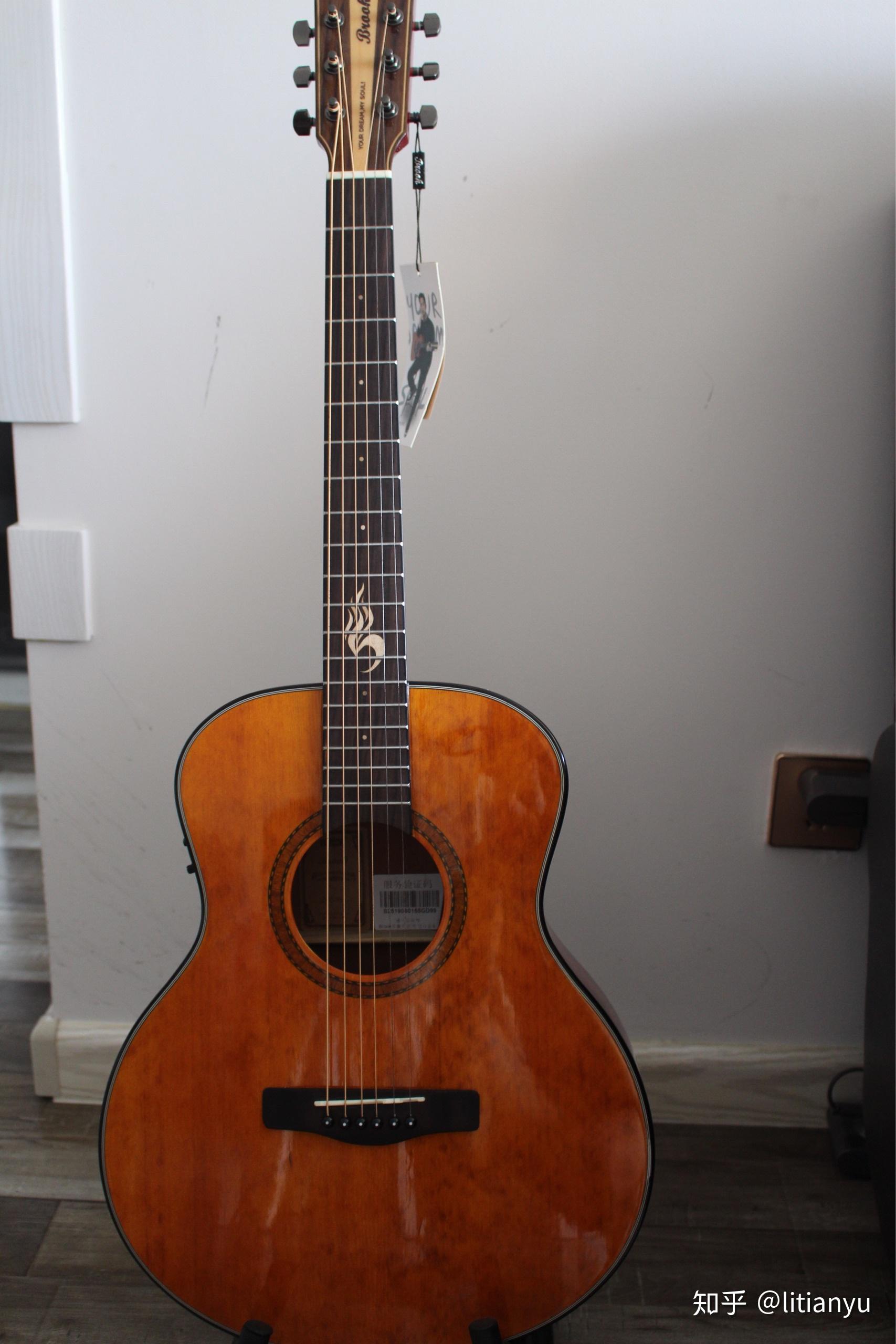 一个没钱的吉他爱好者聊聊他见过的二十多把千元吉他