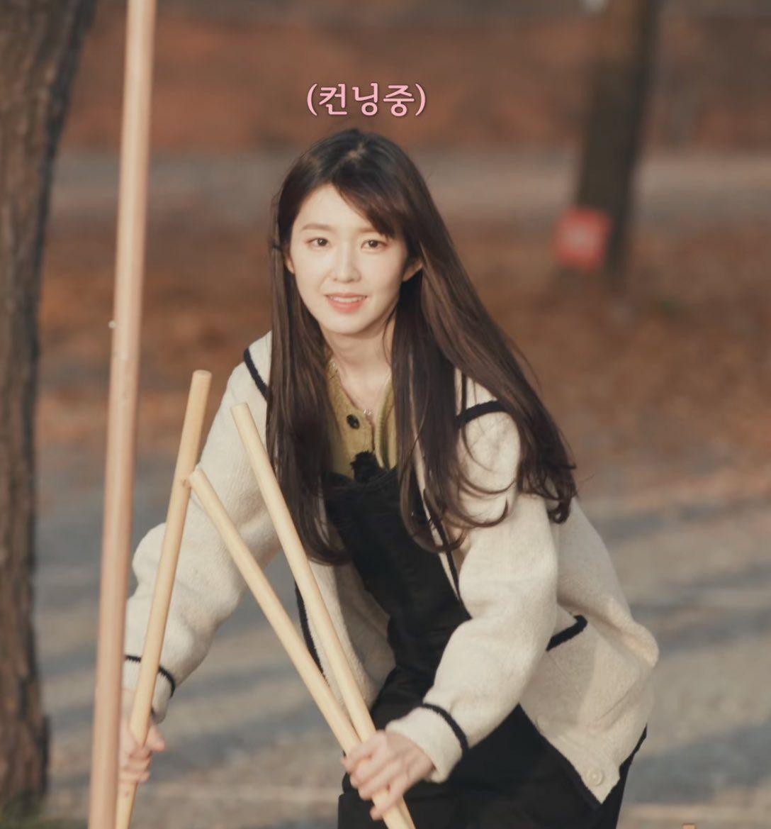 能不能多发点裴珠泫这样的照片