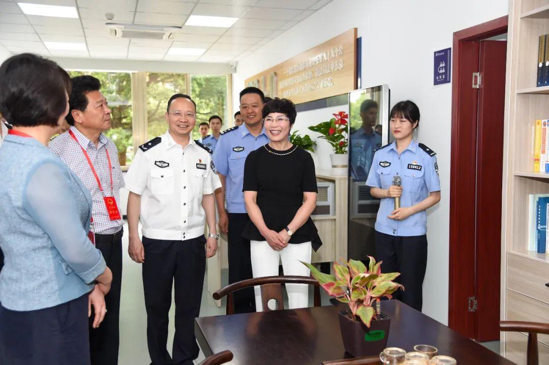 市委副書記,市人大常委會主任,市委政法委書記陳玲玲帶領部分市人大