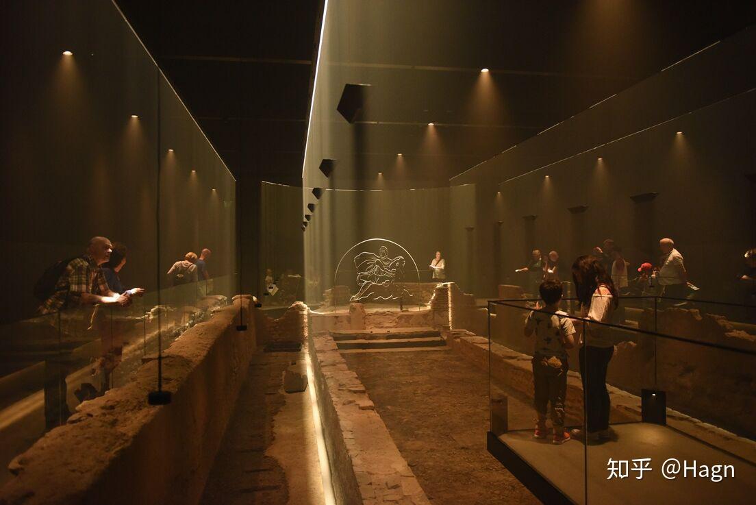 (12 walbrook, london ec4n 8aa) 这个庙里当年供的是密特拉mithras