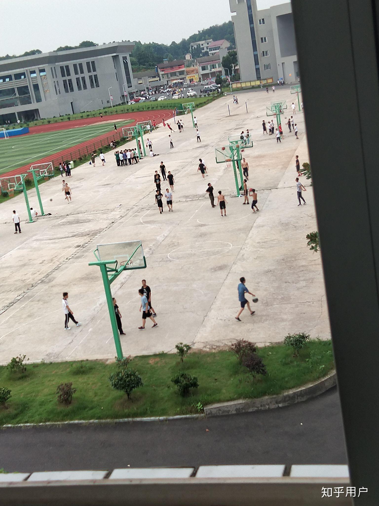 在益阳十六中读书的感觉?