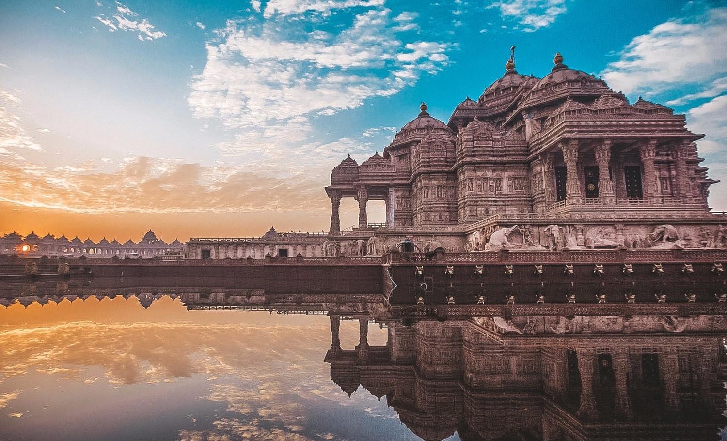 内政部决定从10月15日起,开放以包机形式进入印度旅游的国际旅客入境