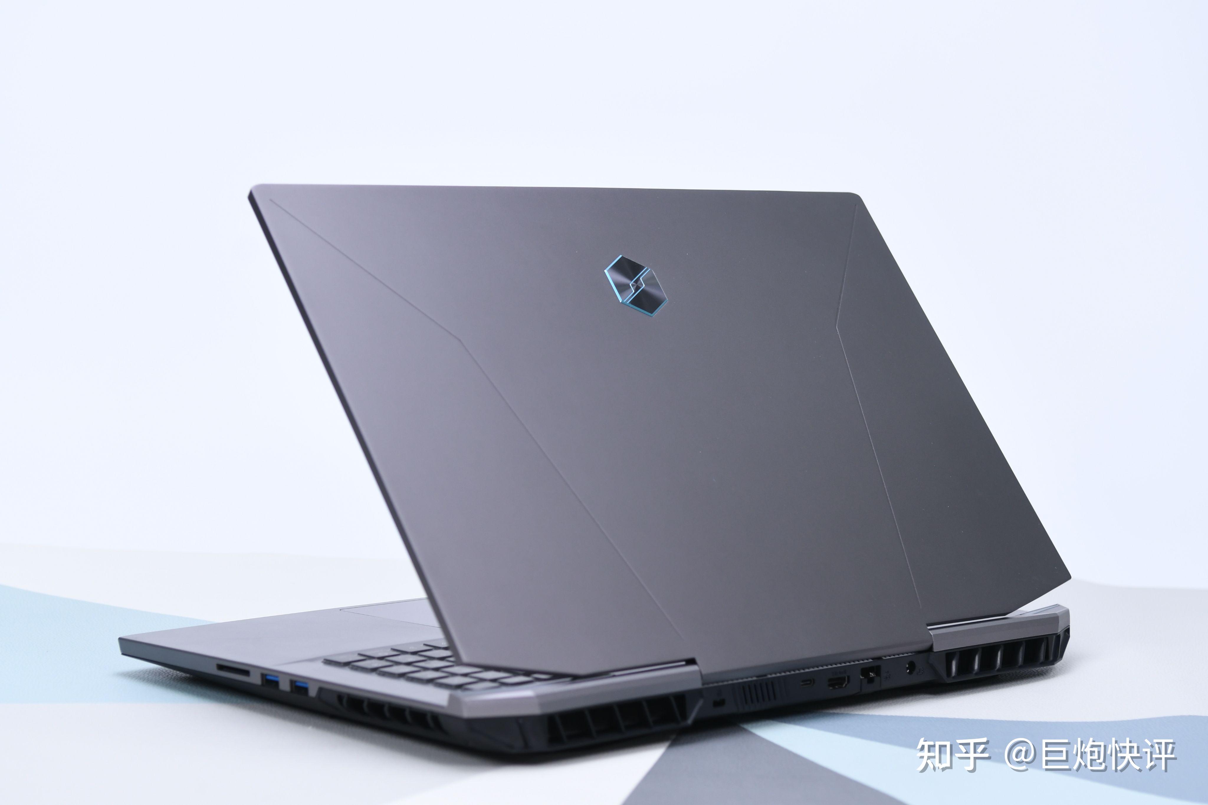 机械革命钛钽plus星际银游戏本开箱拆解