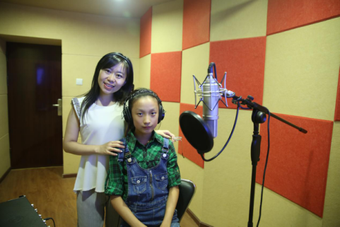 经过豆豆老师现场的指导和两位小小配音员的完美配合,这次"超级飞侠