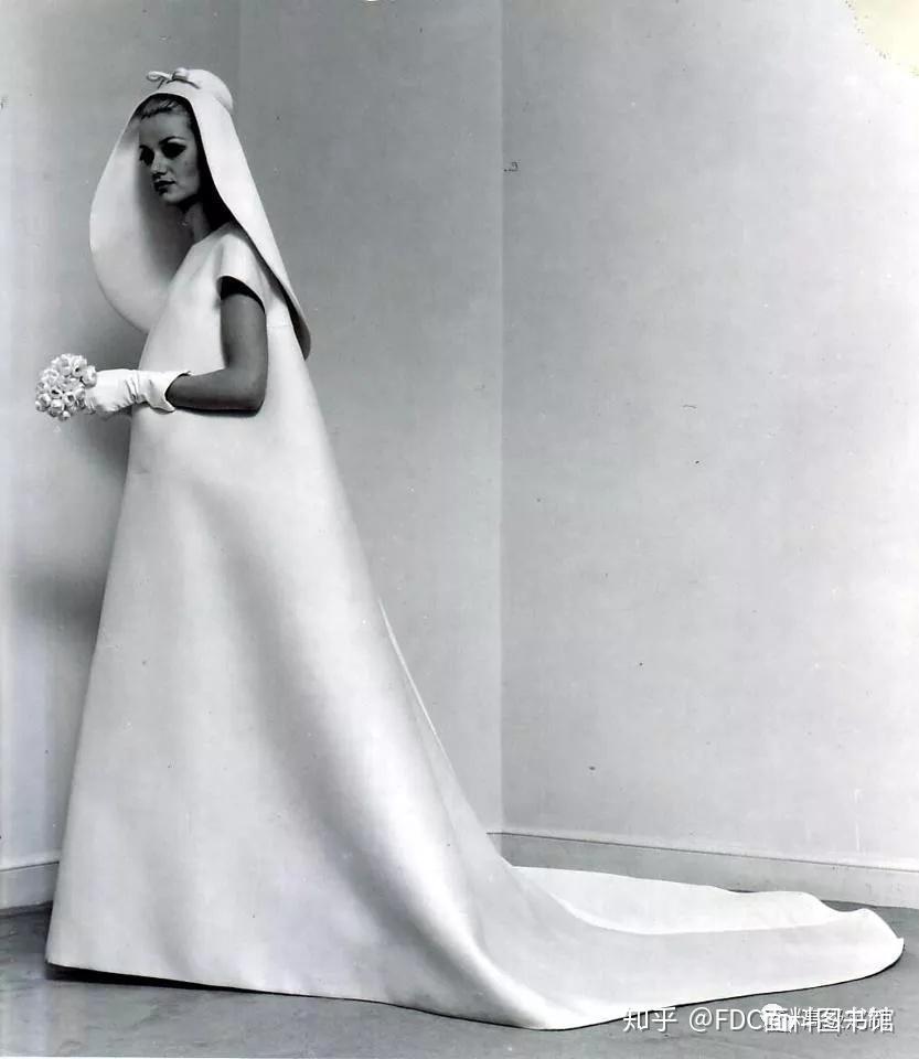 infanta dress balenciaga