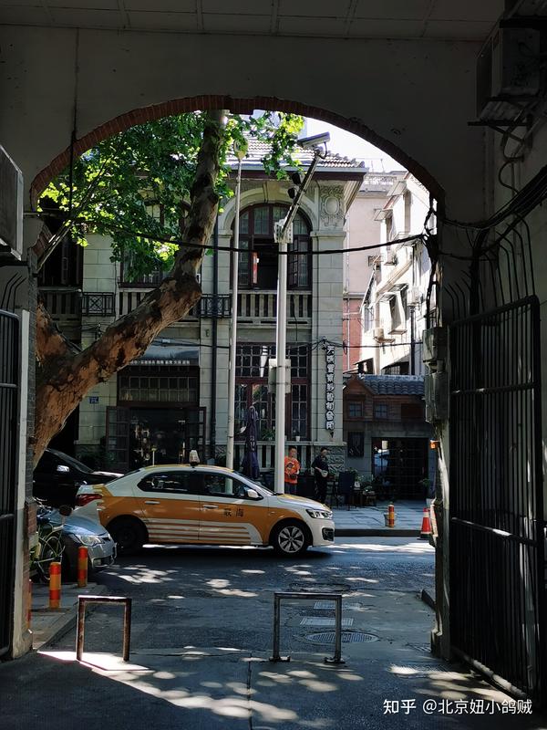 武汉最时髦的老街：被时光锁住的同兴里，适合复古拍照 - 知乎