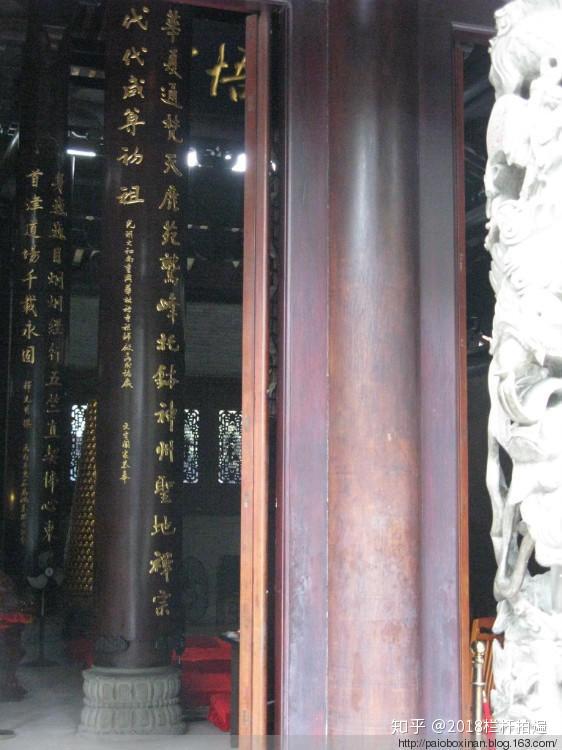 祖师殿前的香炉下图,祖师殿脊饰下图,祖师殿,位于华林