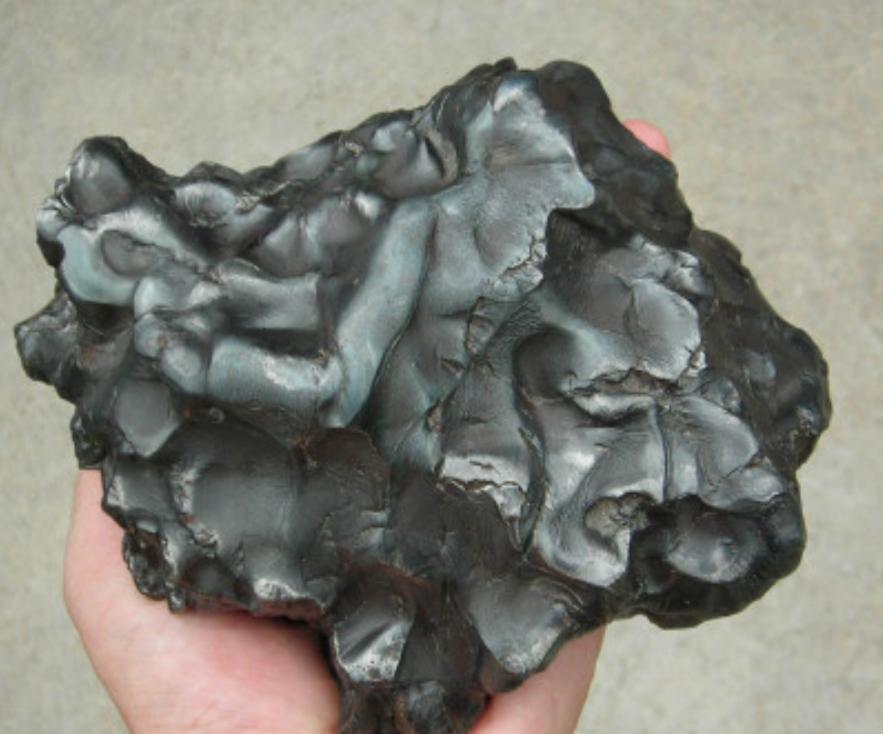 请问淘宝上卖的陨石是什么