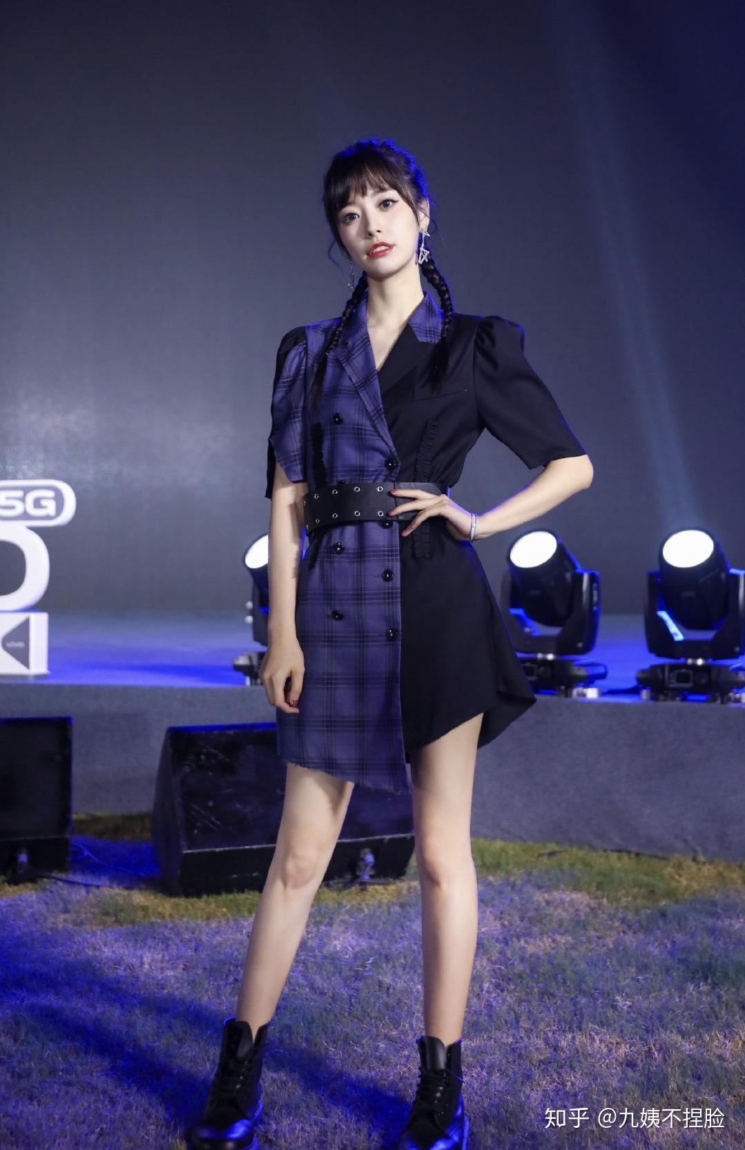 东方风云榜主持人司雯嘉的脸怎么了