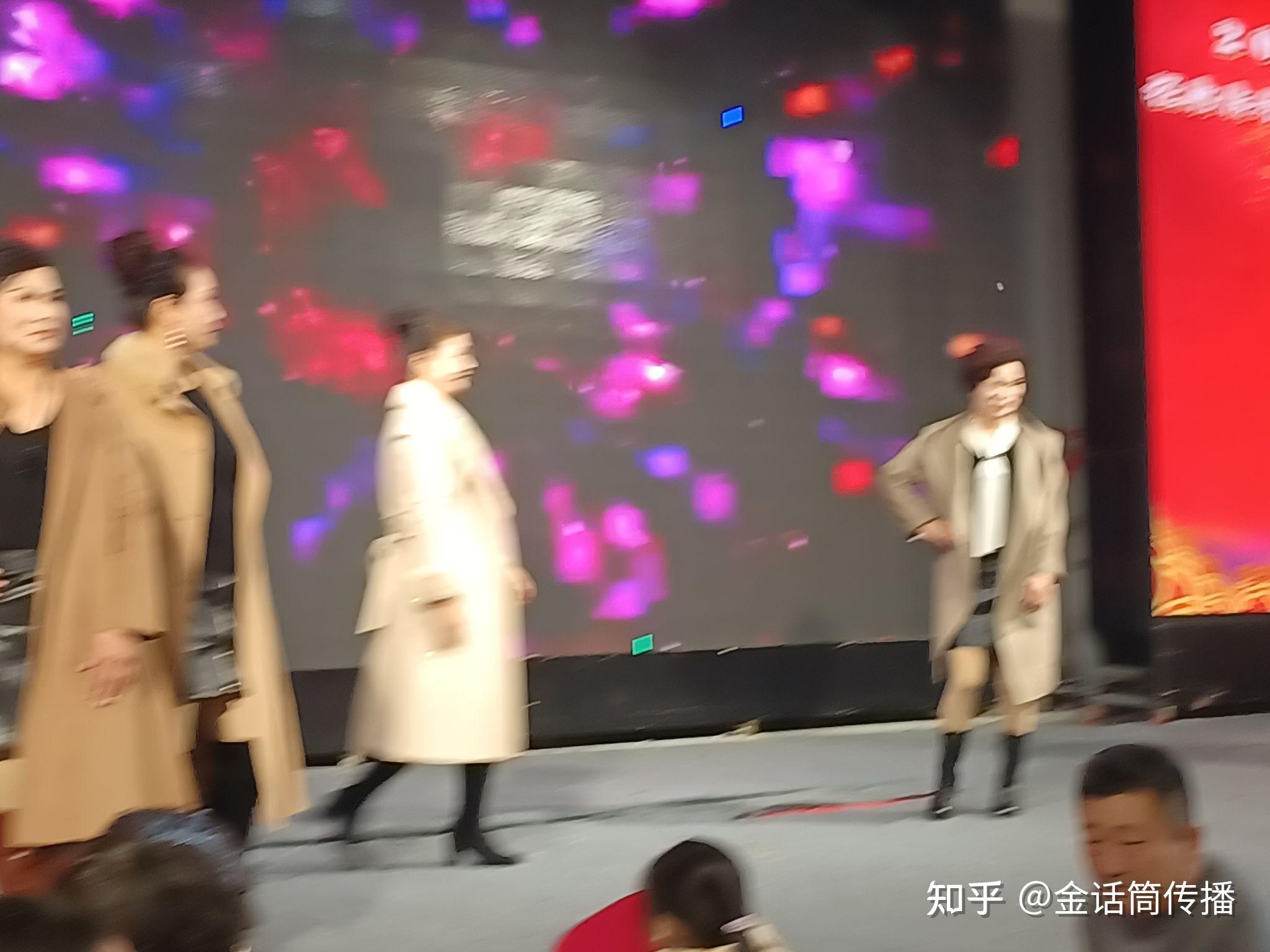 枣庄旗袍文化协会会长李波,香港百年福珠宝店(亚东家电)董事长刘亚东