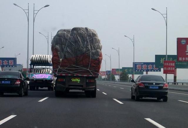 高速上龟速行驶违法吗 以多快的速度行驶最安全 知乎 高速上龟速行驶违法吗 以多快的速度行驶最安全 知乎