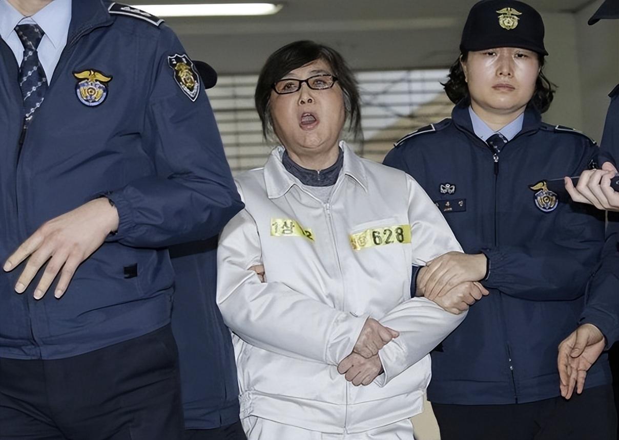 朴槿惠被判22年文在寅却在卸任前释放她为何尹锡悦也要拜会