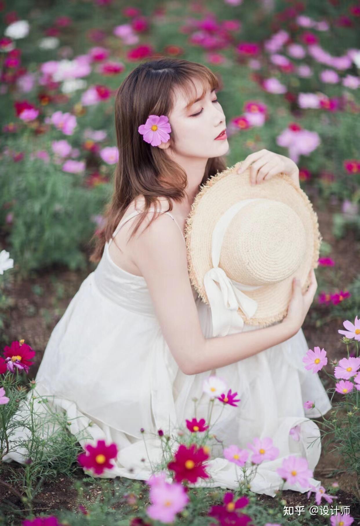 闭眼感受大自然的美好,搭配45度抬头的动作,简约的姿势拍出文艺清新范