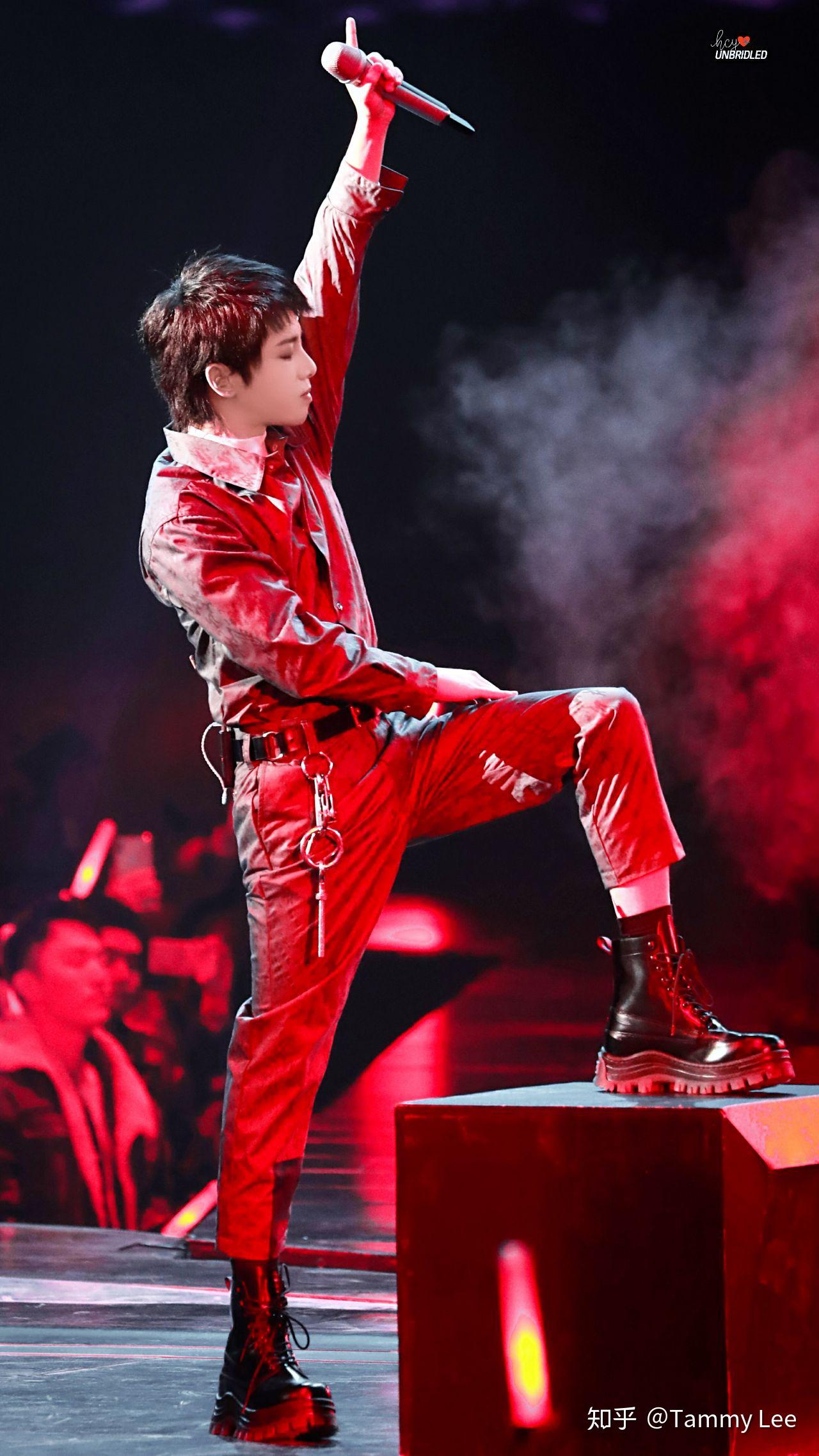 有哪些好看的华晨宇照片(无水印的)?