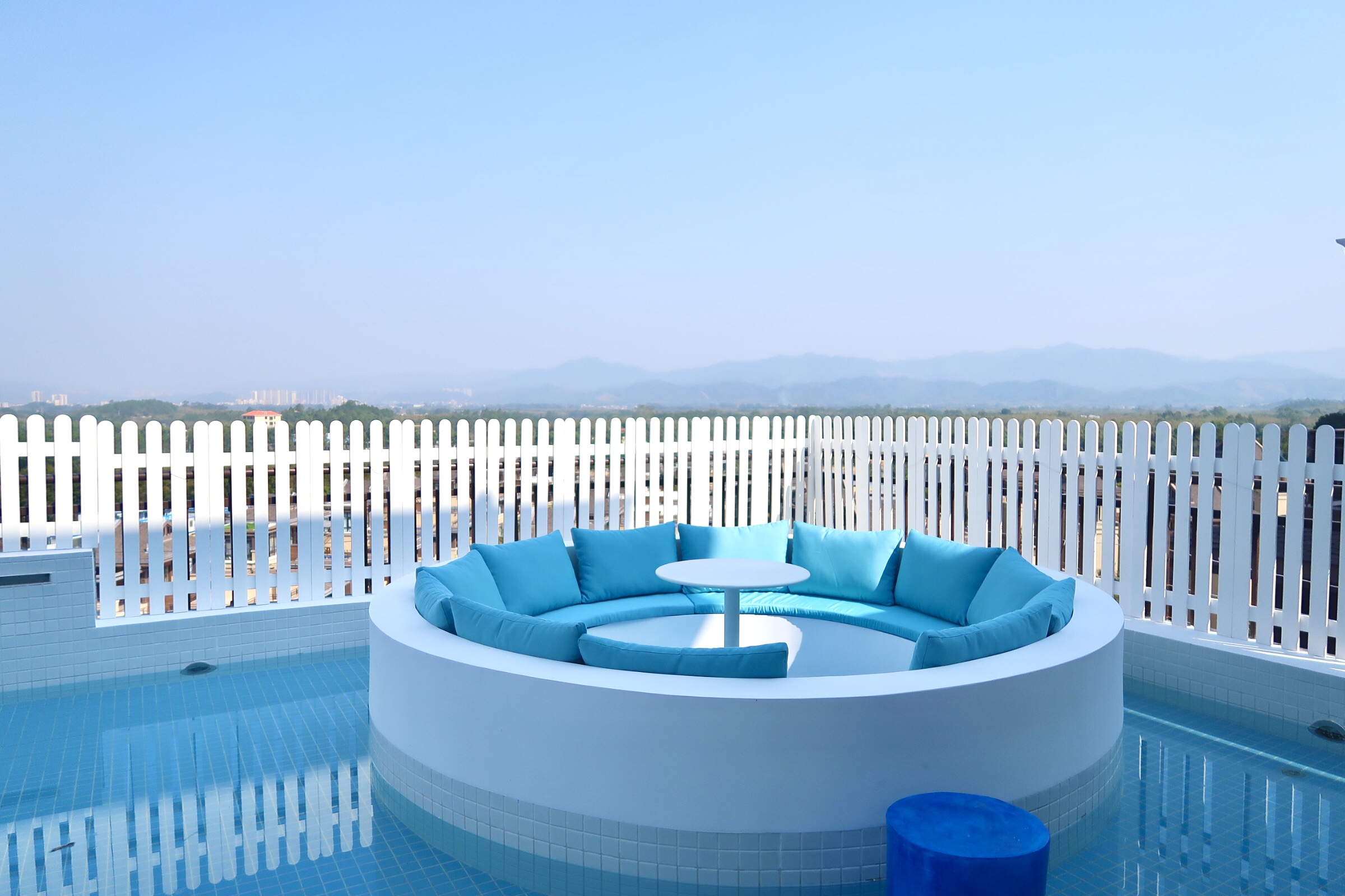 在这里分分钟能出大片,景观圆沙发,网红泡泡屋,星空spa泡池,开启空中