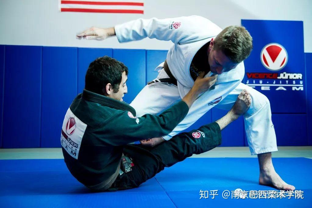 南京巴西柔术学院在线课堂第二季06三角架扫和tsu扫