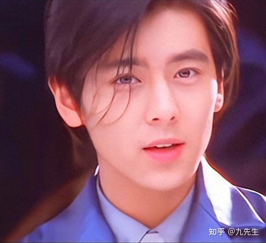 林志颖出车祸已经一年颜值崩塌墙倒众人推曾经的黑料也被扒出