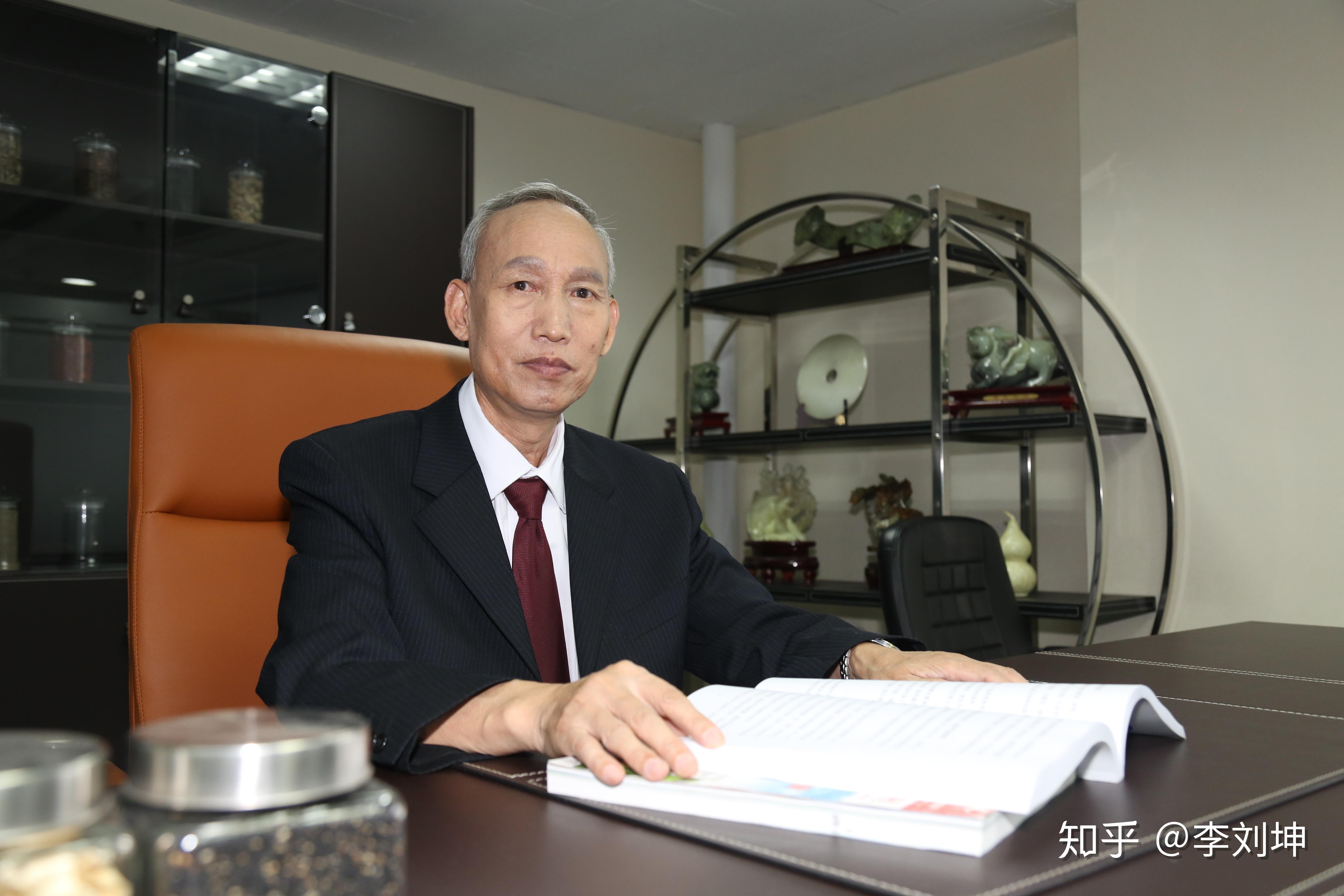 御品膏方研发专家李刘坤教授用史实说话战胜疫情我们有信心