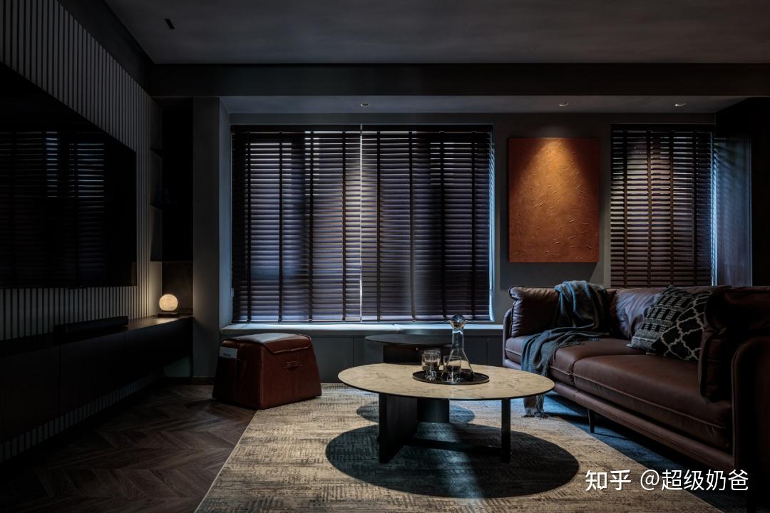 115㎡暗黑现代风格ldk布局主卧套房休闲区丰富空间氛围与感受