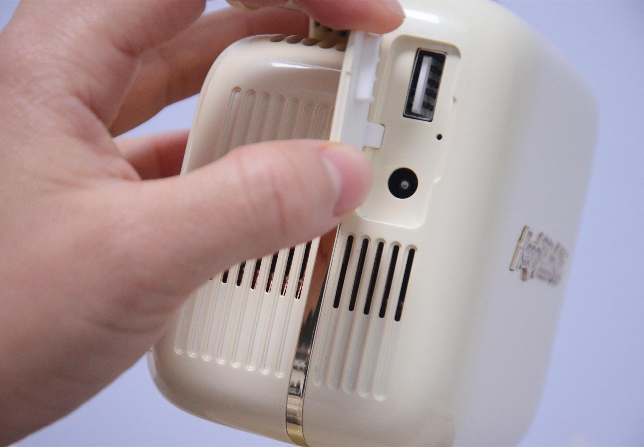 有意思做成放映机造型的智能投影仪猫王灵感p5投影仪实测