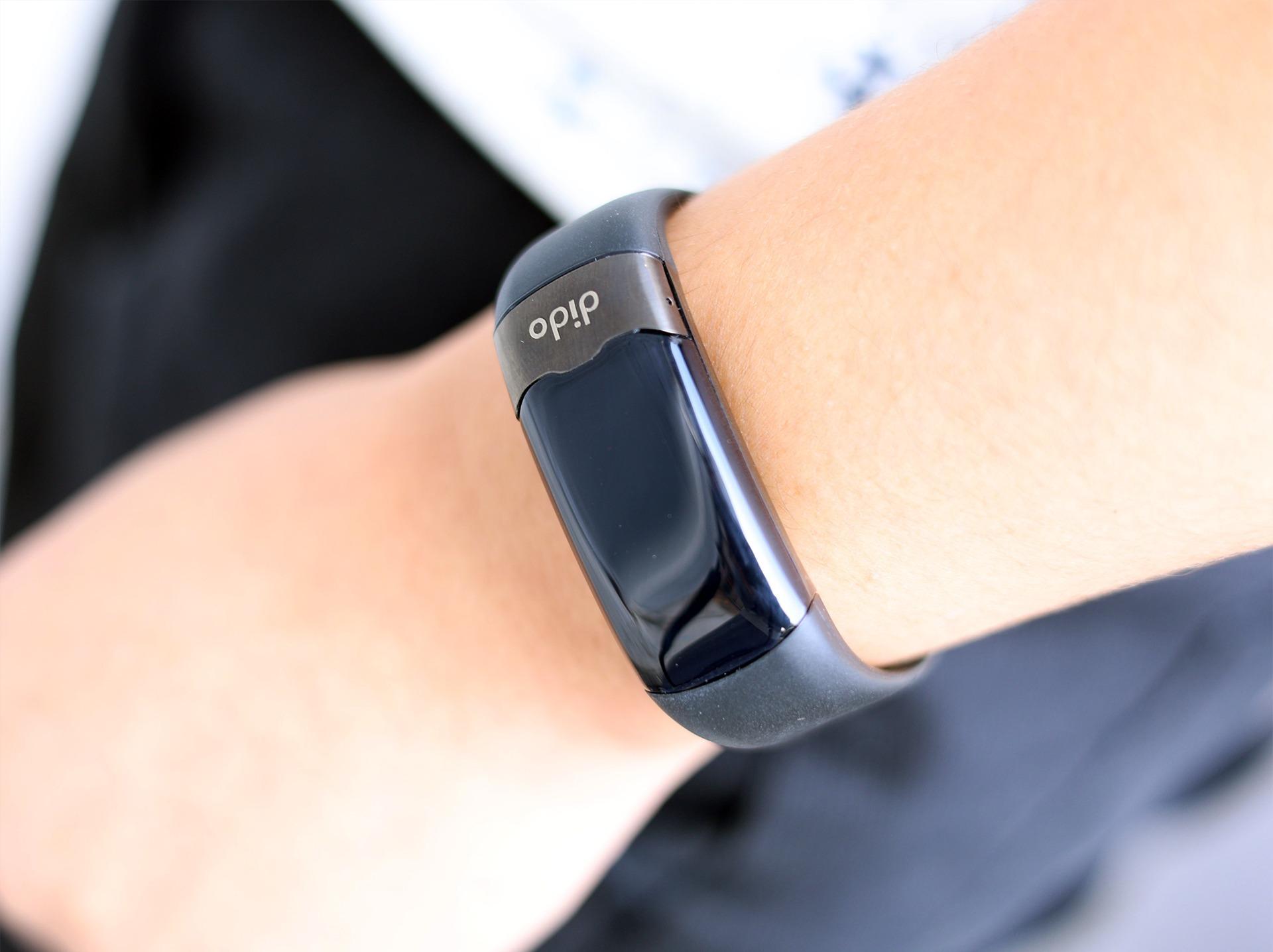 测量方便精准didoy2血压心电多功能手环真不错