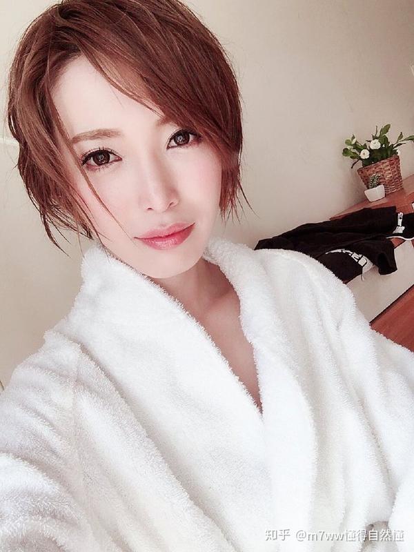 两大暗黑女王 君岛美绪 Julia你选谁 君岛美绪整容以前叫什么 双偶网