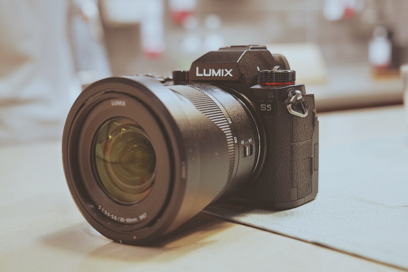 最新黑科技松下lumixs5全画幅微单带来无限震撼