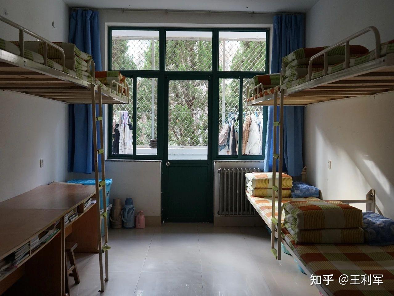 烟台南山学院的宿舍图片