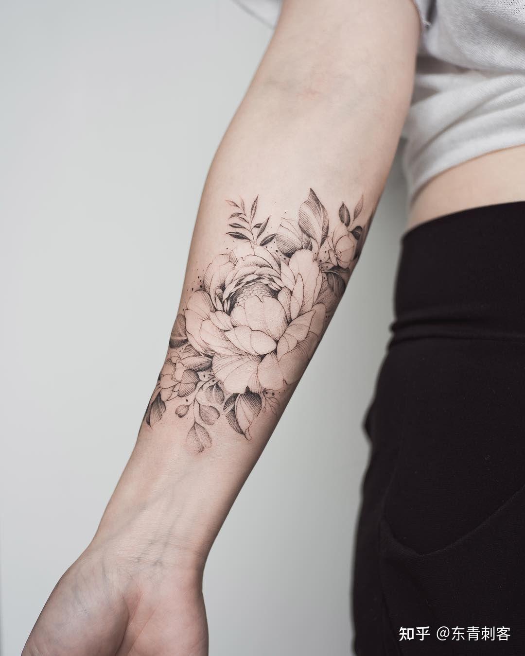 肩胛花卉小清新纹身图案